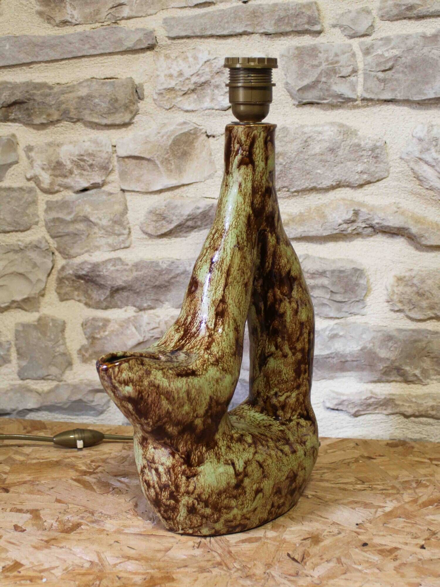 Ceramic lamp base