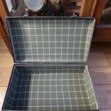 Duo of vintage dark brown suitcases "Mother Big and her little chaperone"