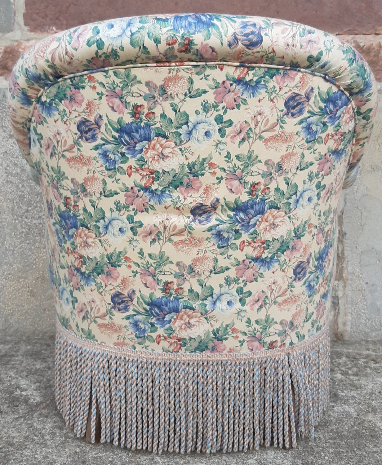 Toad armchair