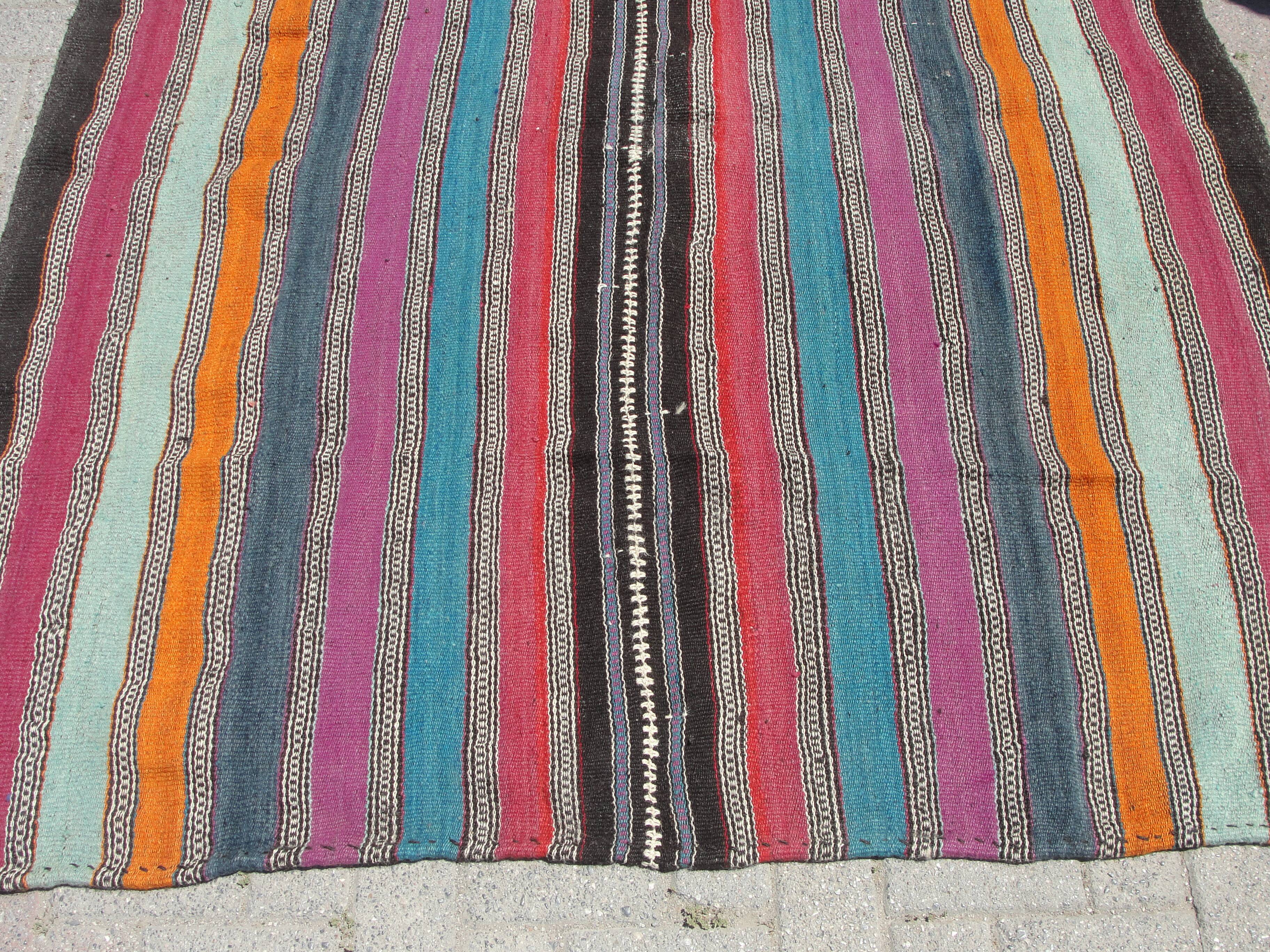 Vinatage turkish large kilim rug