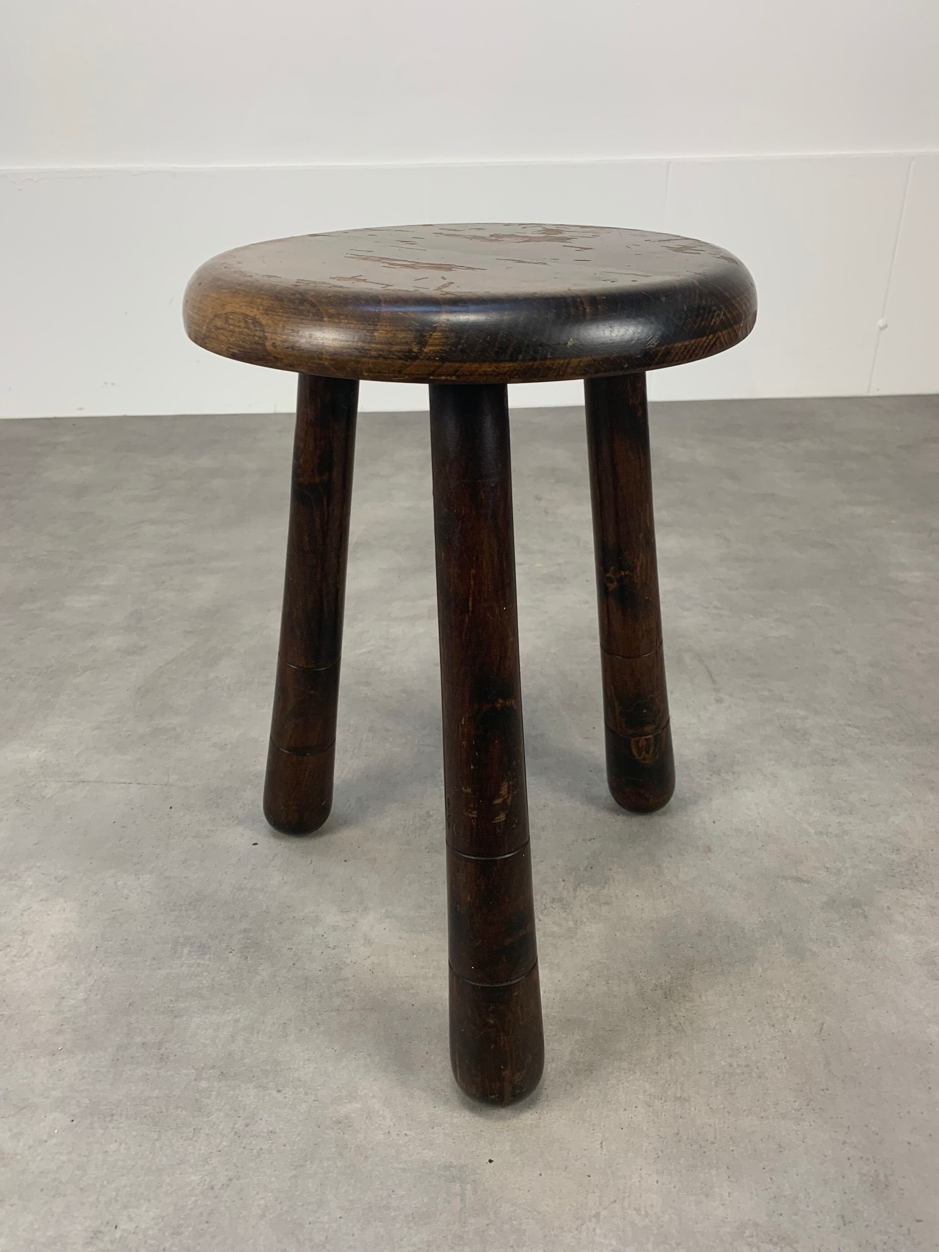 Tabouret tripode pieds massue, bois