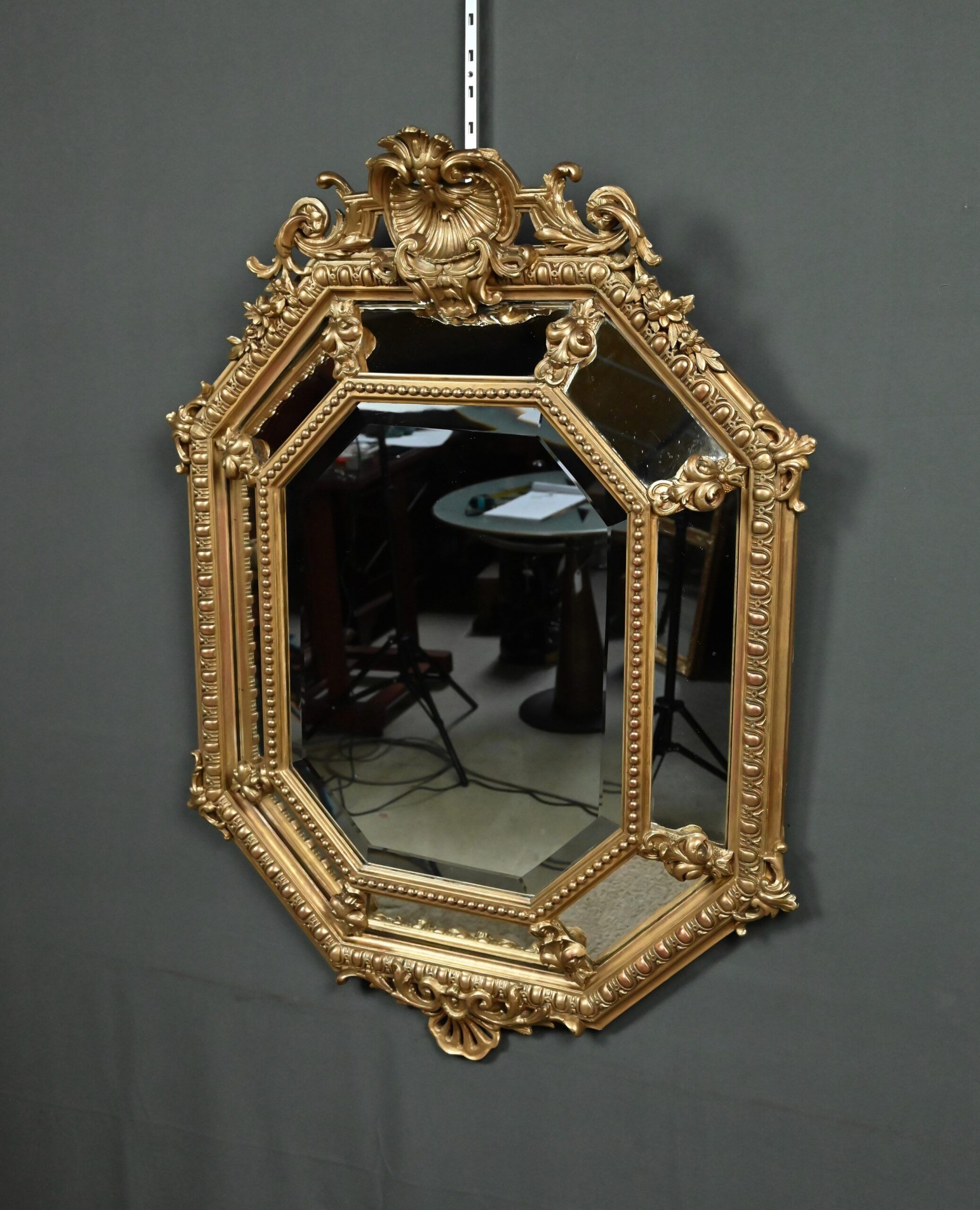 Miroir à parcloses, style Louis XV – Milieu XIXe