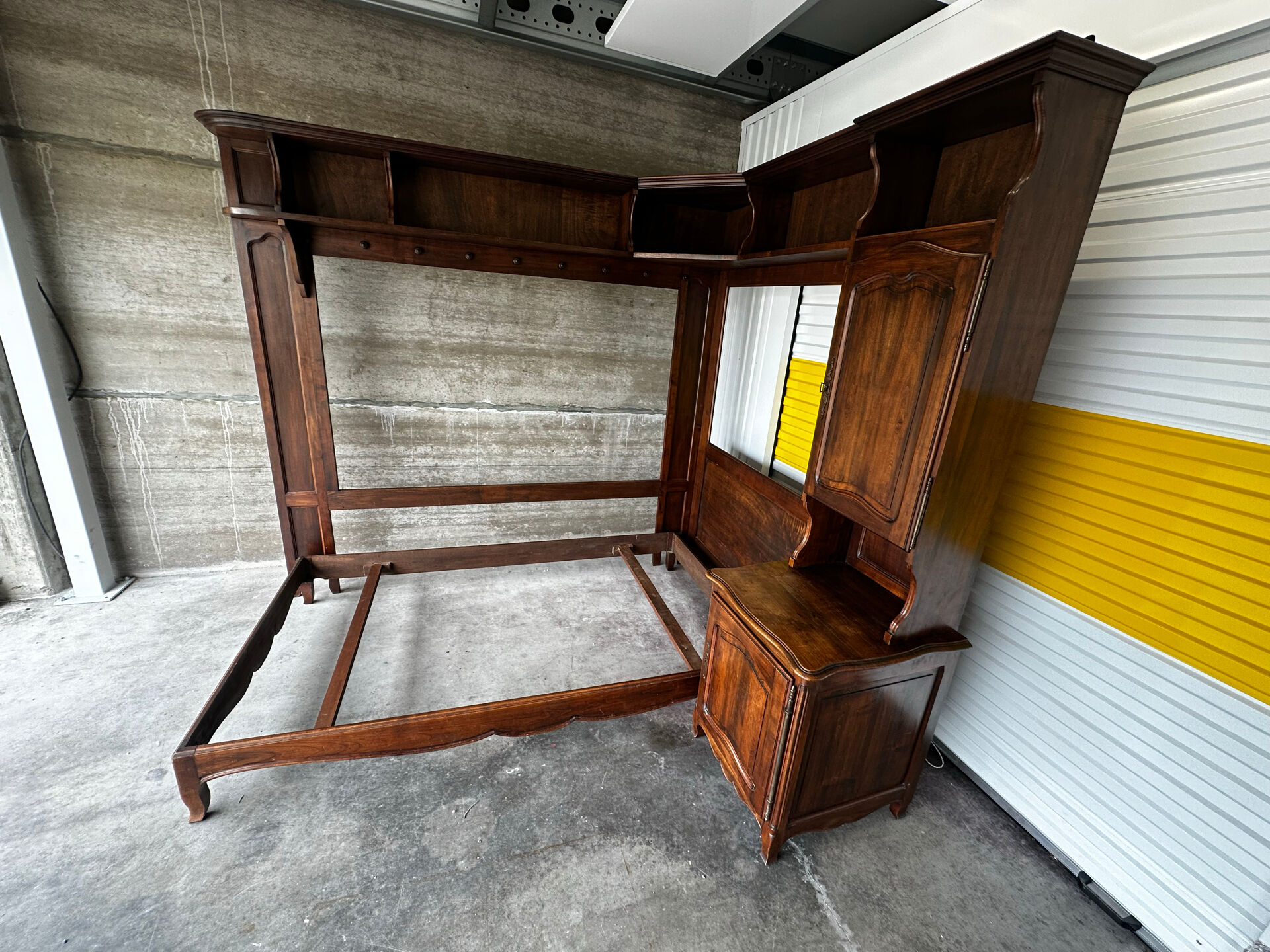 Solid wood bookshelf - French work from the 1950s