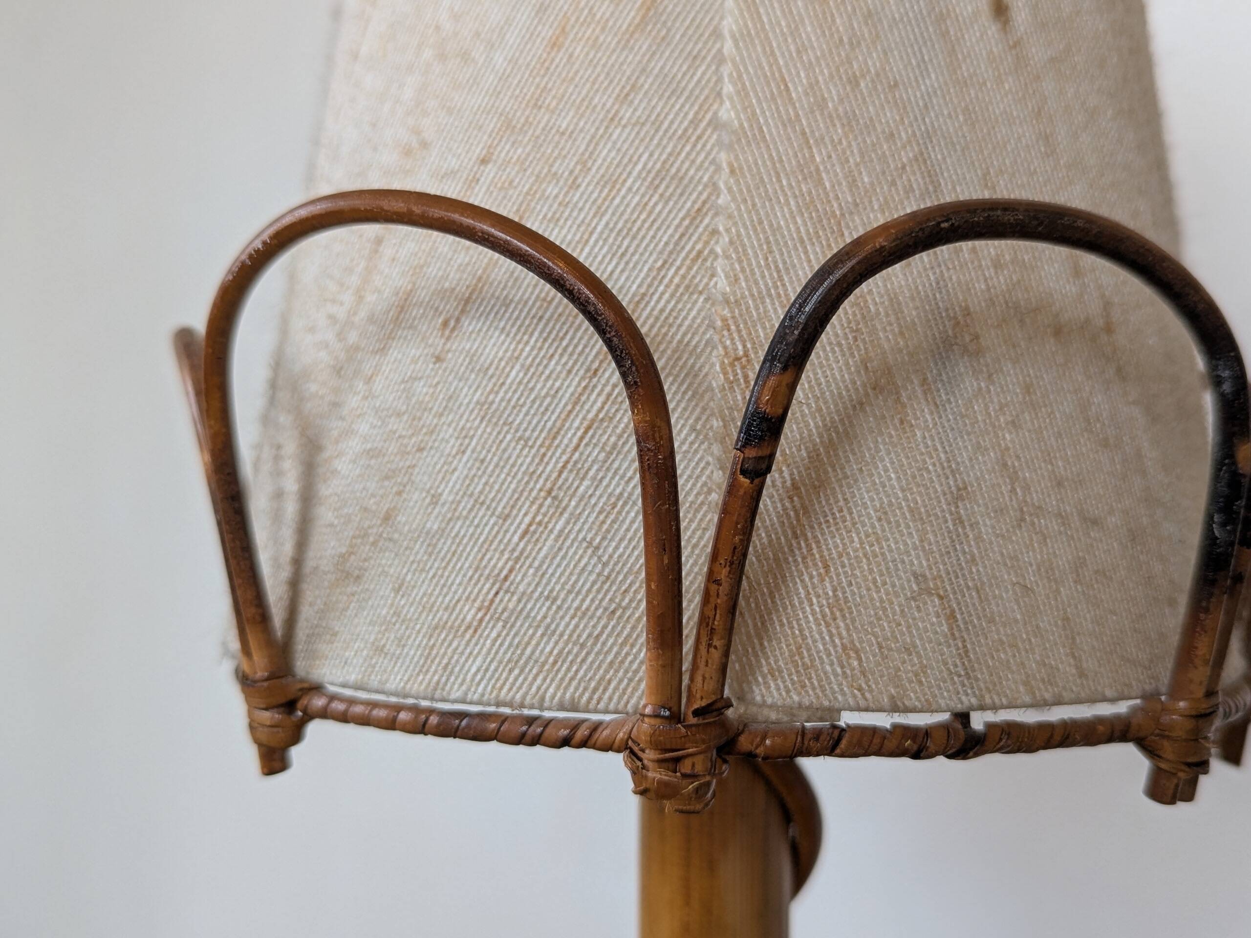 Rattan table lamp