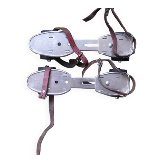 patins à roulettes 1945  sports  Une Paire soit  2 patins à roulettes acier