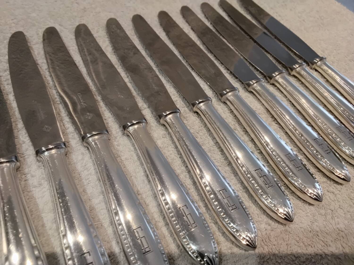12 silver-plated table knives by Christofle Albatros SL