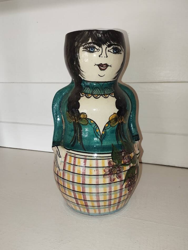 Vintage figurative pitcher in glazed terracotta – Female character