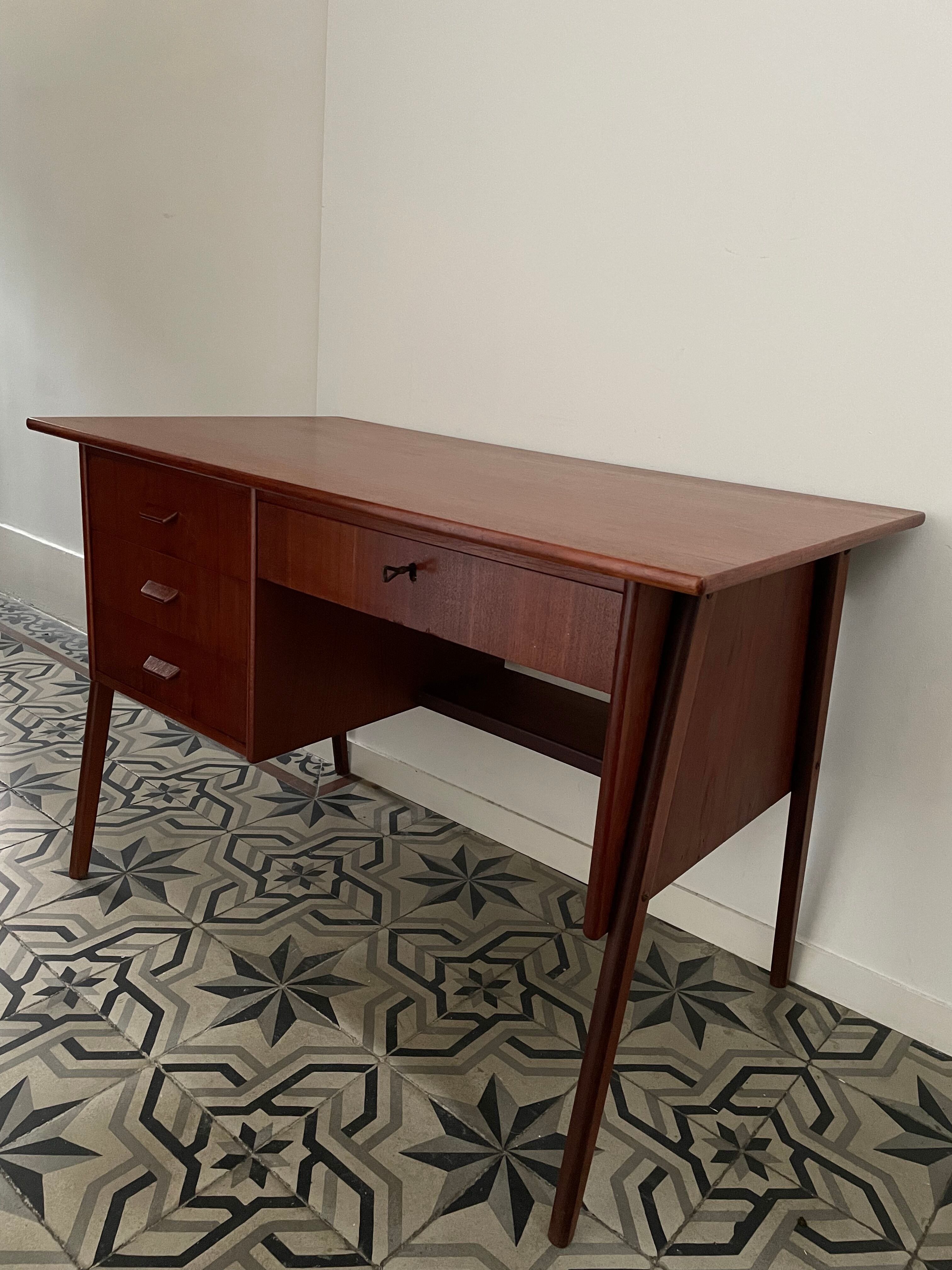 Bureau enfant scandinave, vers 1960