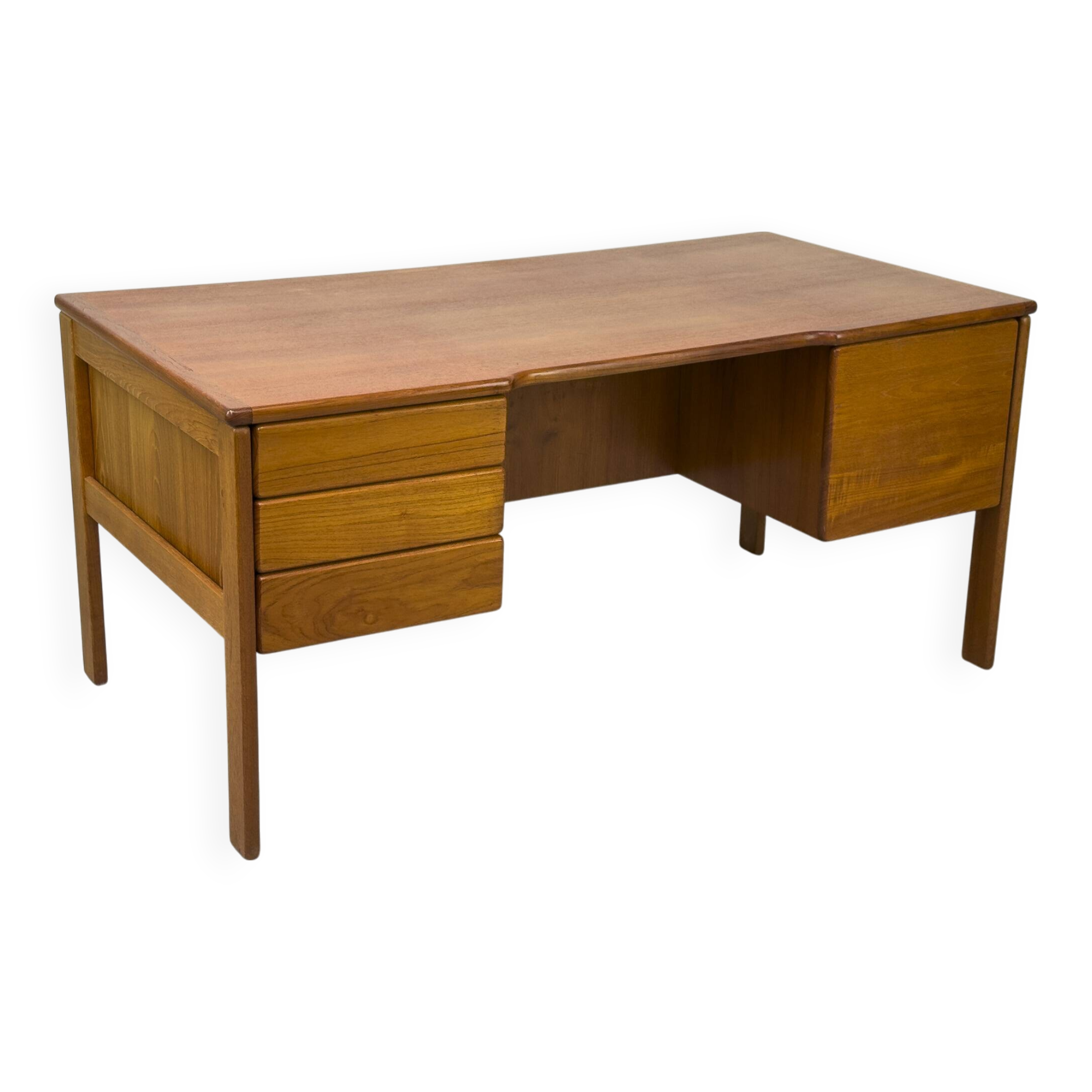 Bureau danois en teck avec porte et tiroirs par Bornholm, années 1970