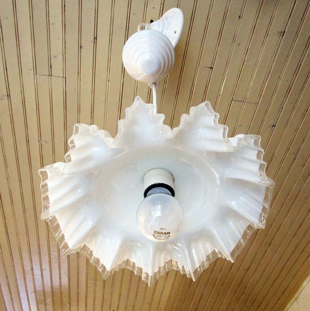 Old pulley hanging lamp