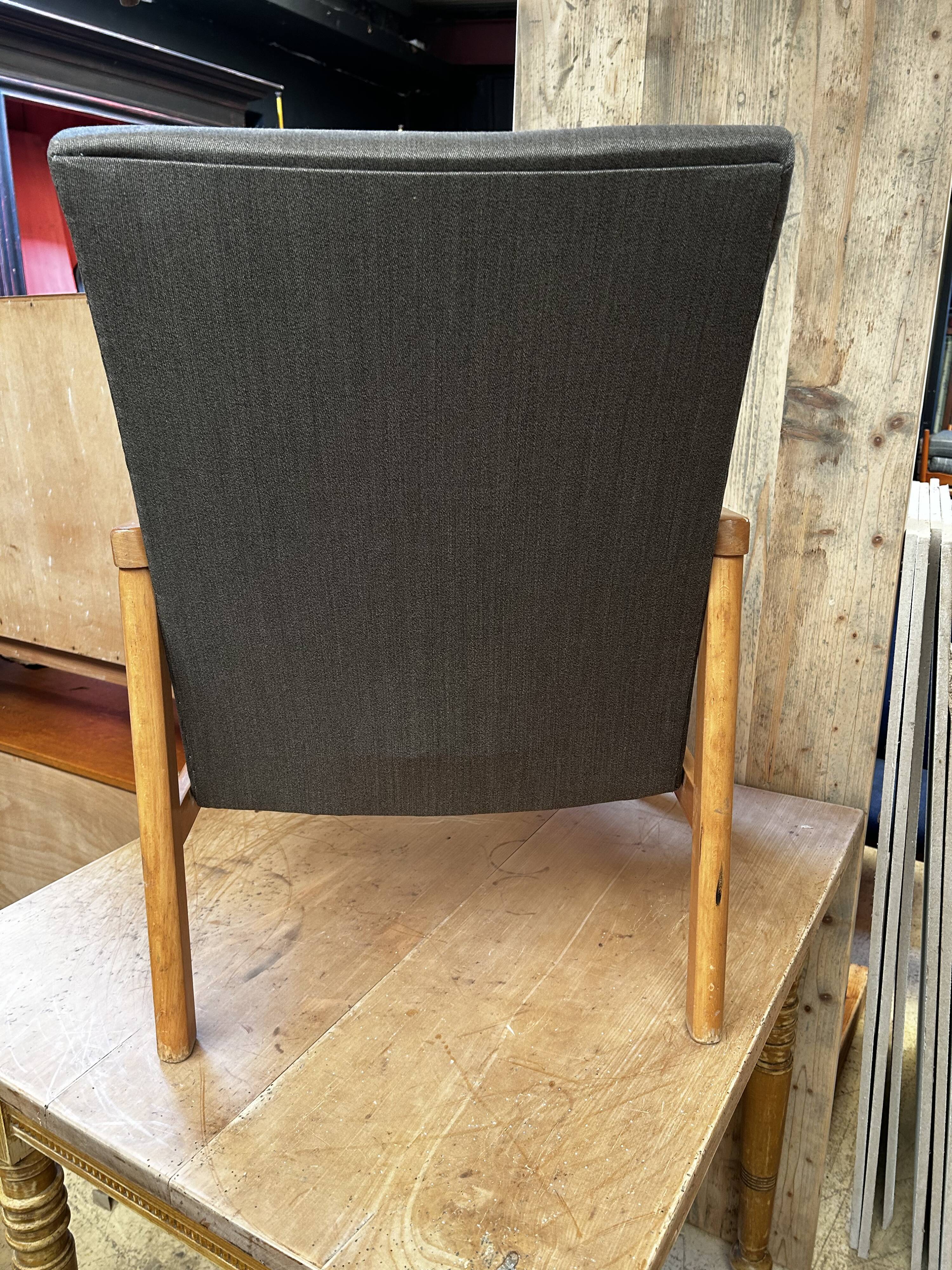 Paire de fauteuils vintage