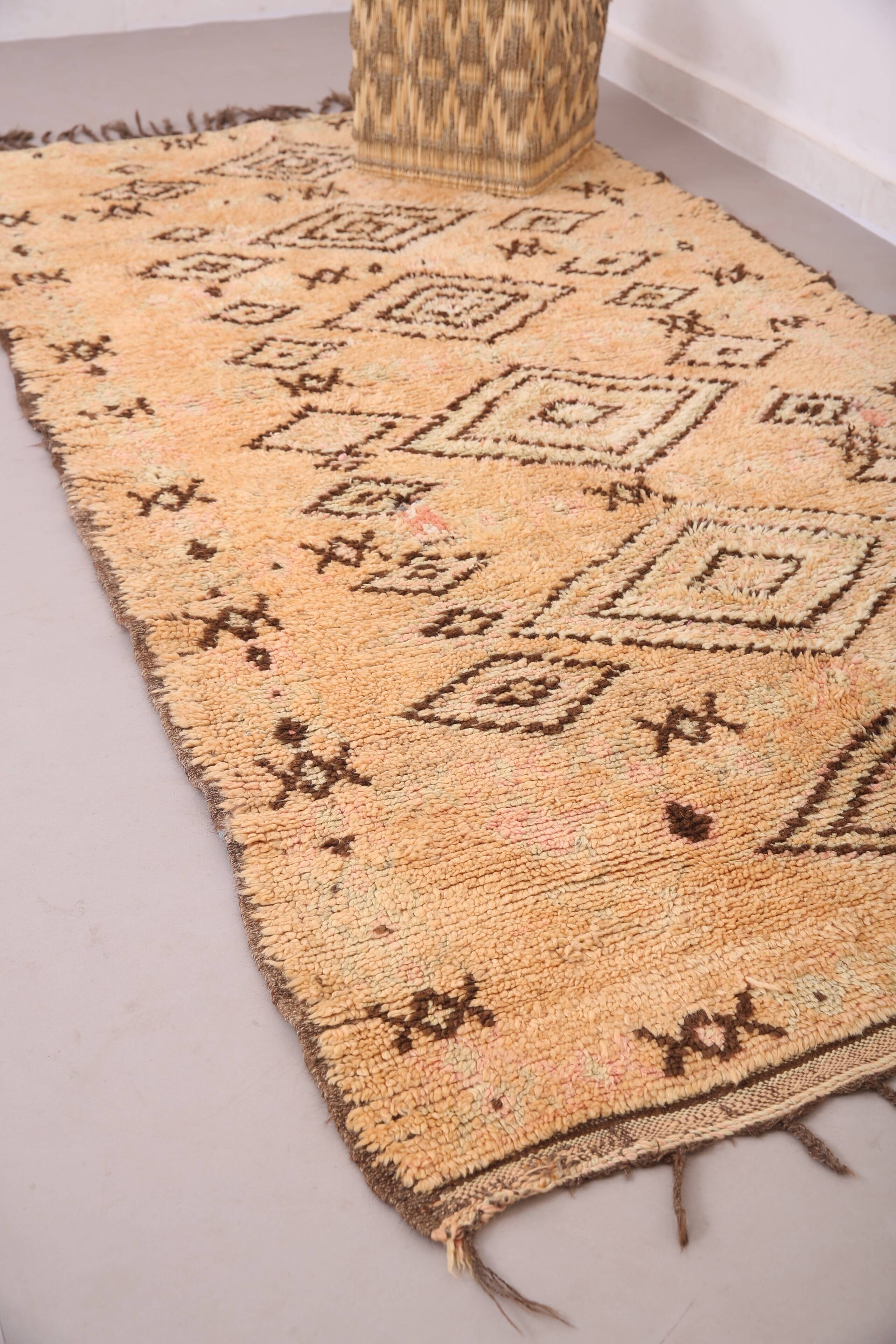 Peach Vintage Moroccan Rug 137 x 270 cm - Berber Rug Handmade - Wool Rug