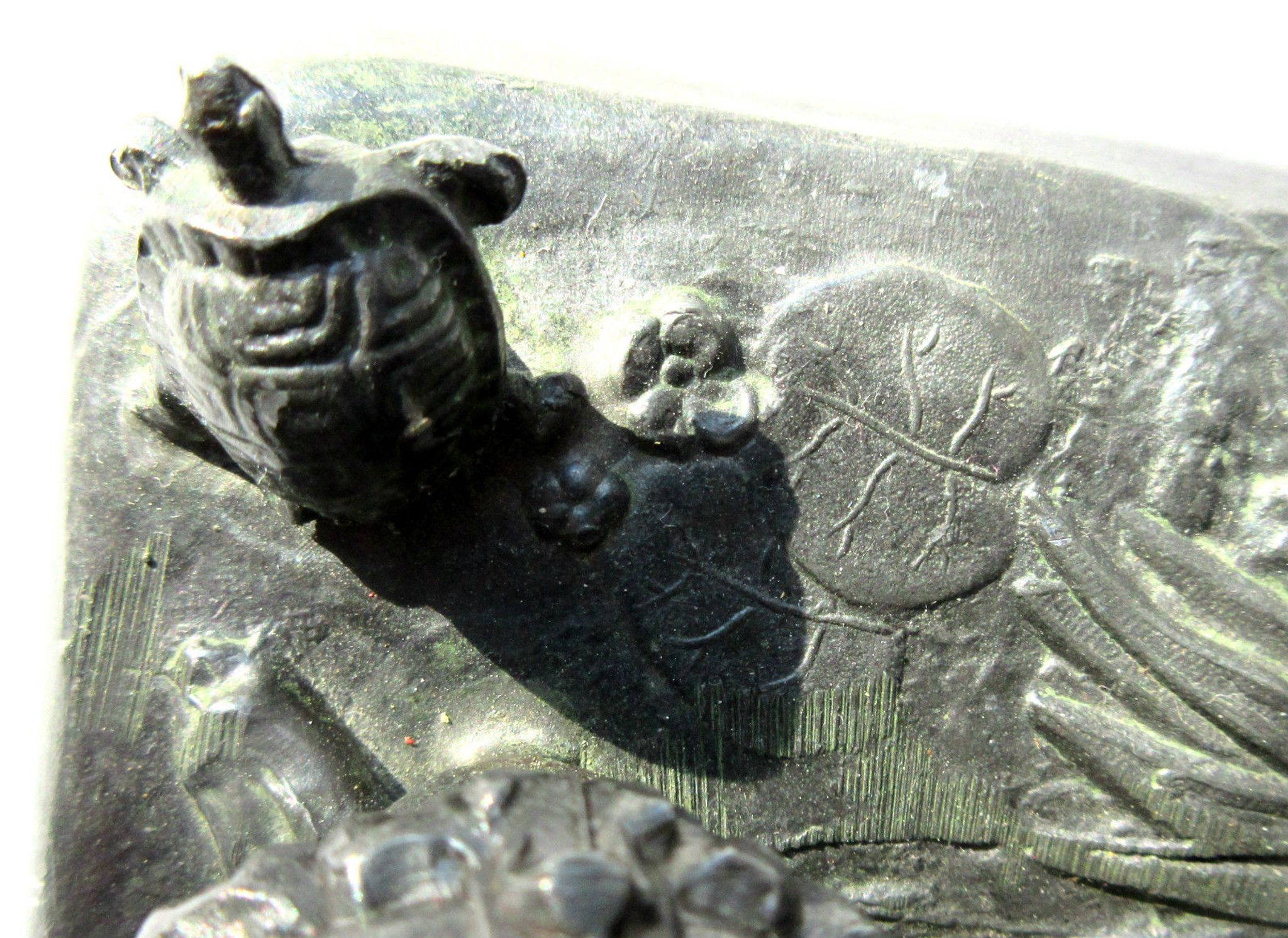 Old ink 1900, in regulation, sculpture paon and turtle art nouveau era
