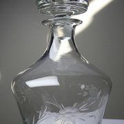Small antique decanter in engraved Bohemian crystal, early 20th century.