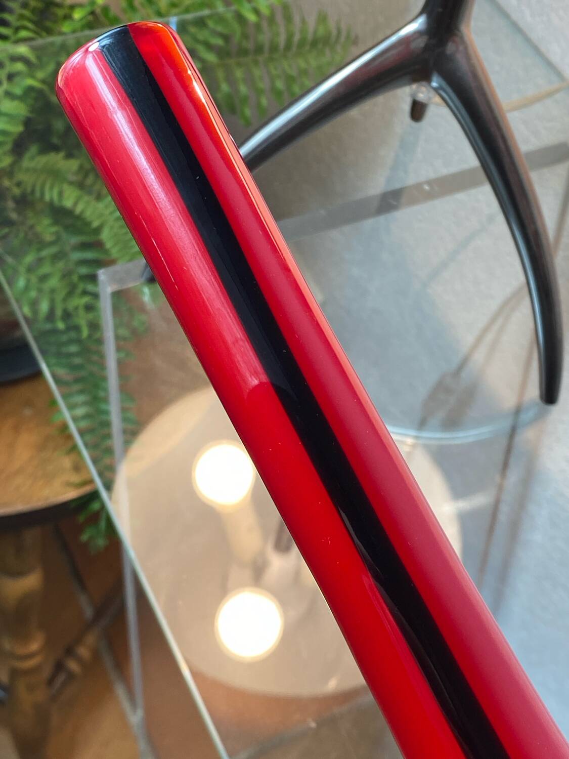 Grand vase, type soliflore, en verre multicouches