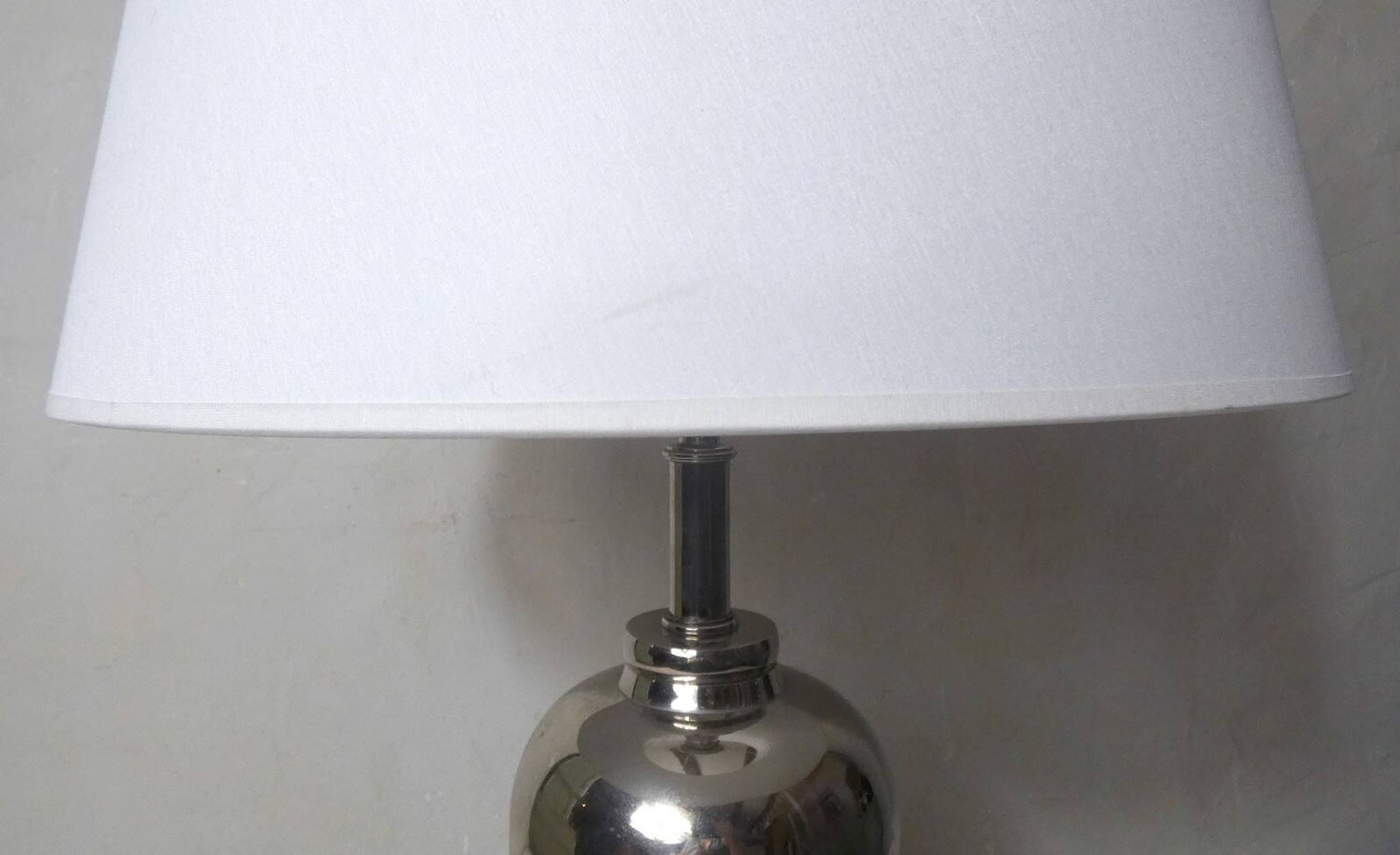 Vintage Space Age lamp with silver chrome metal ball base and DRIMMER H lampshade
