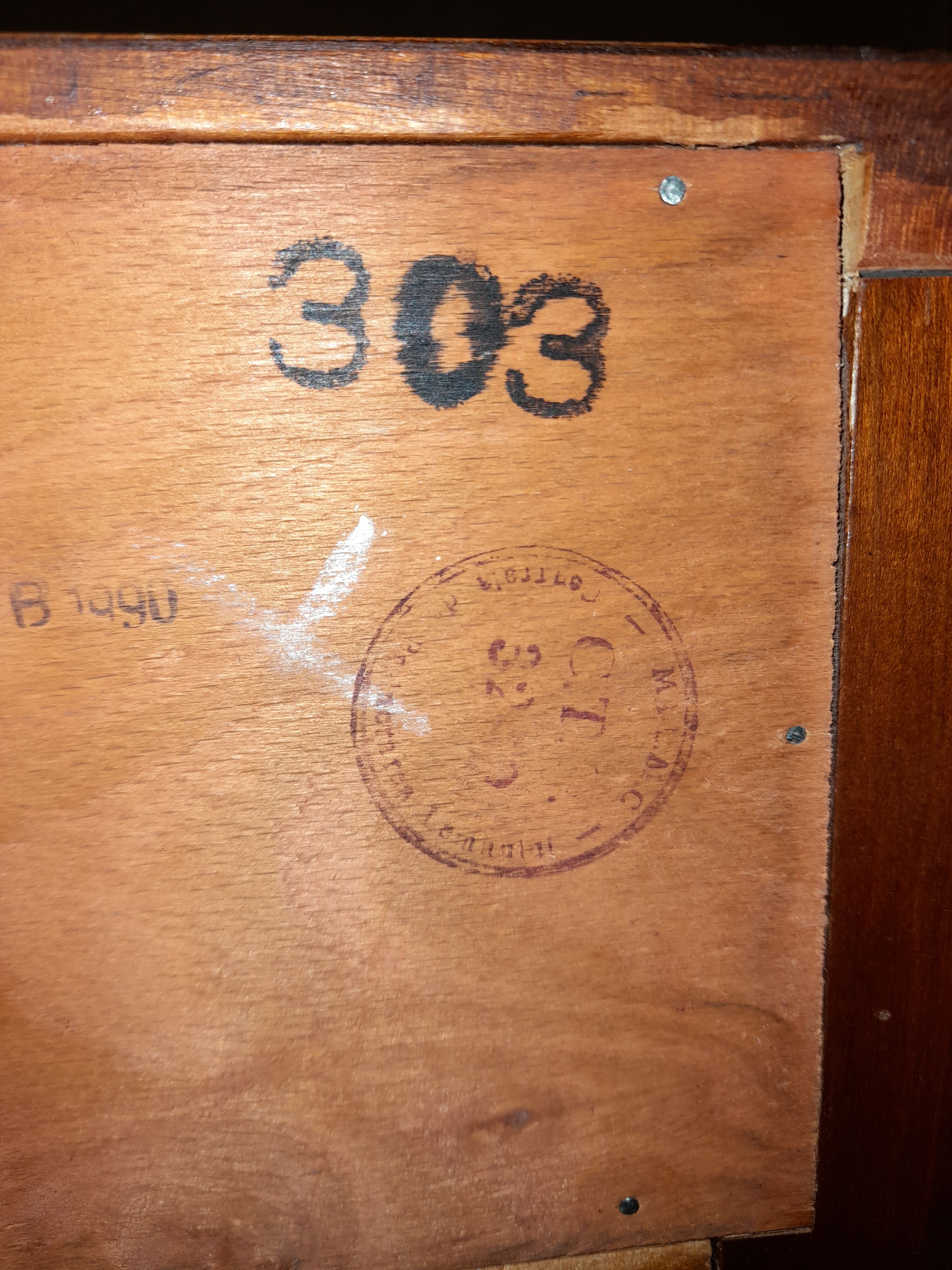 Curved console - entry furniture in cherry - sofa tip