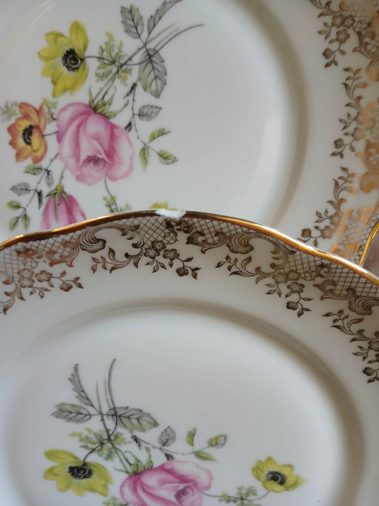 21 mismatched vintage dessert plates