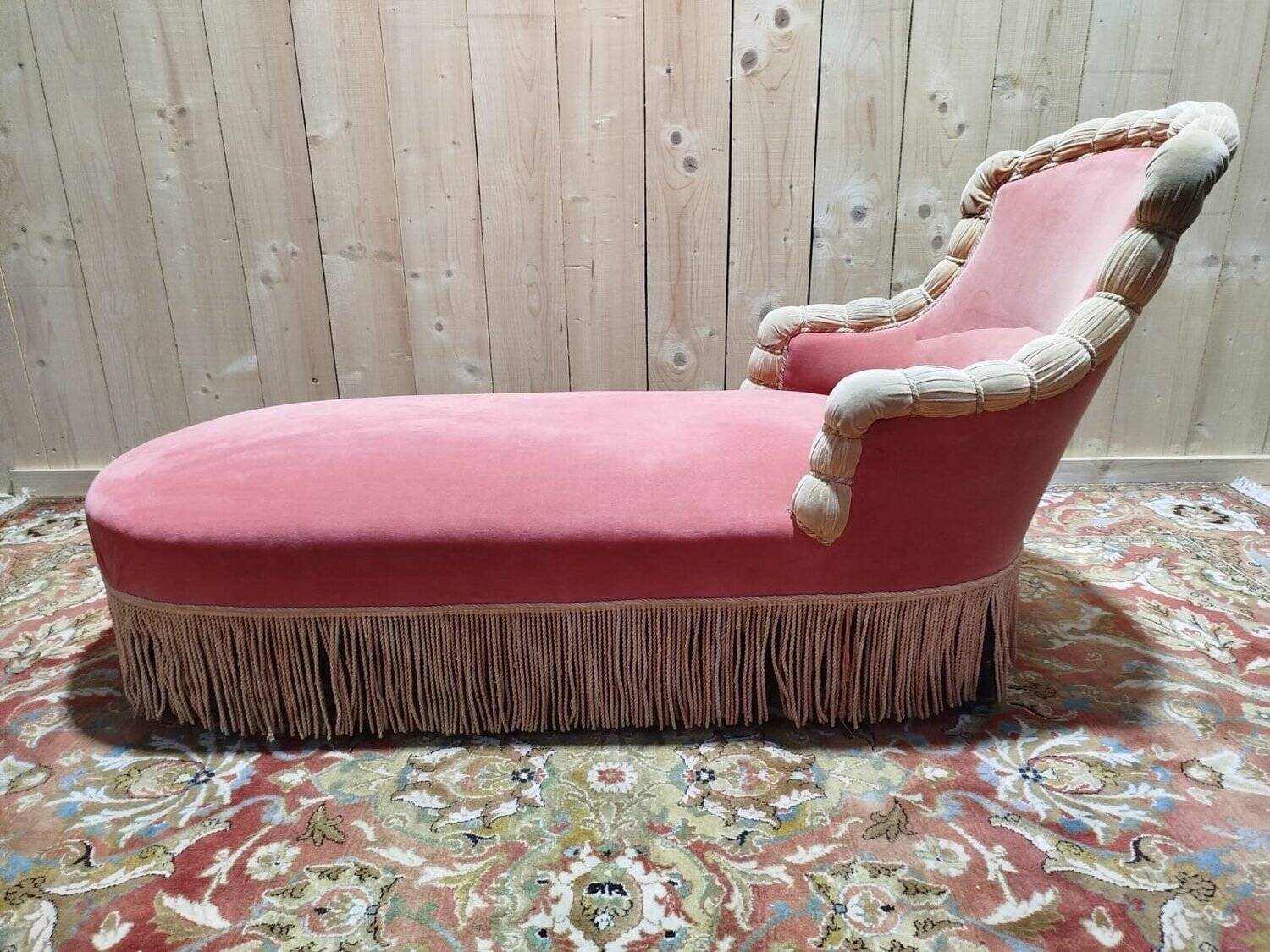 Napoleon III period pink velvet meridian.
