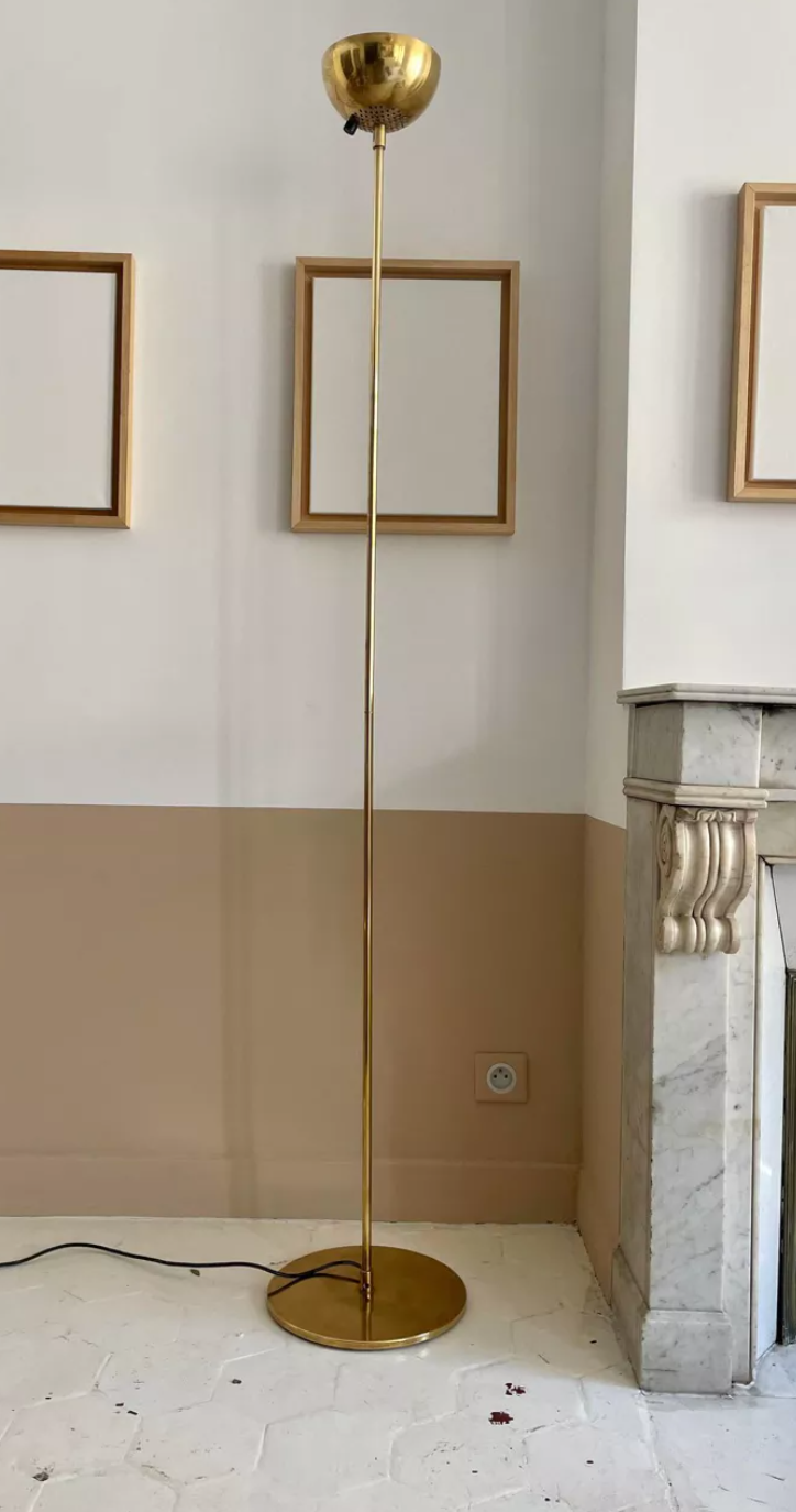 Vintage modernist floor lamp Saint Germain Lumière, brass, France 1980