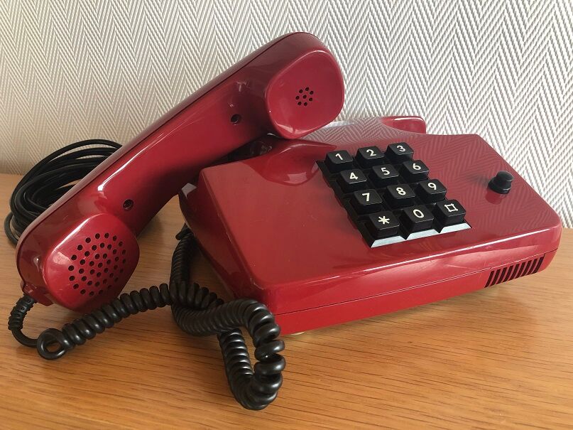 Vintage Siemens phone from the 80s