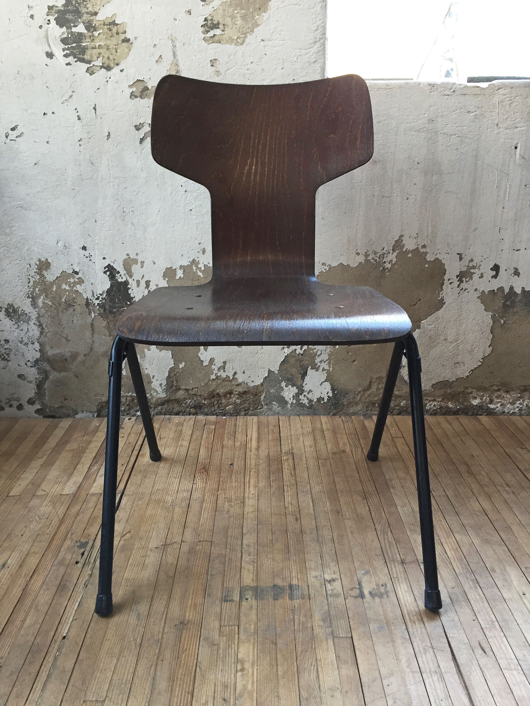 Set de 6 chaises "Marteau" acajou thermomoulé