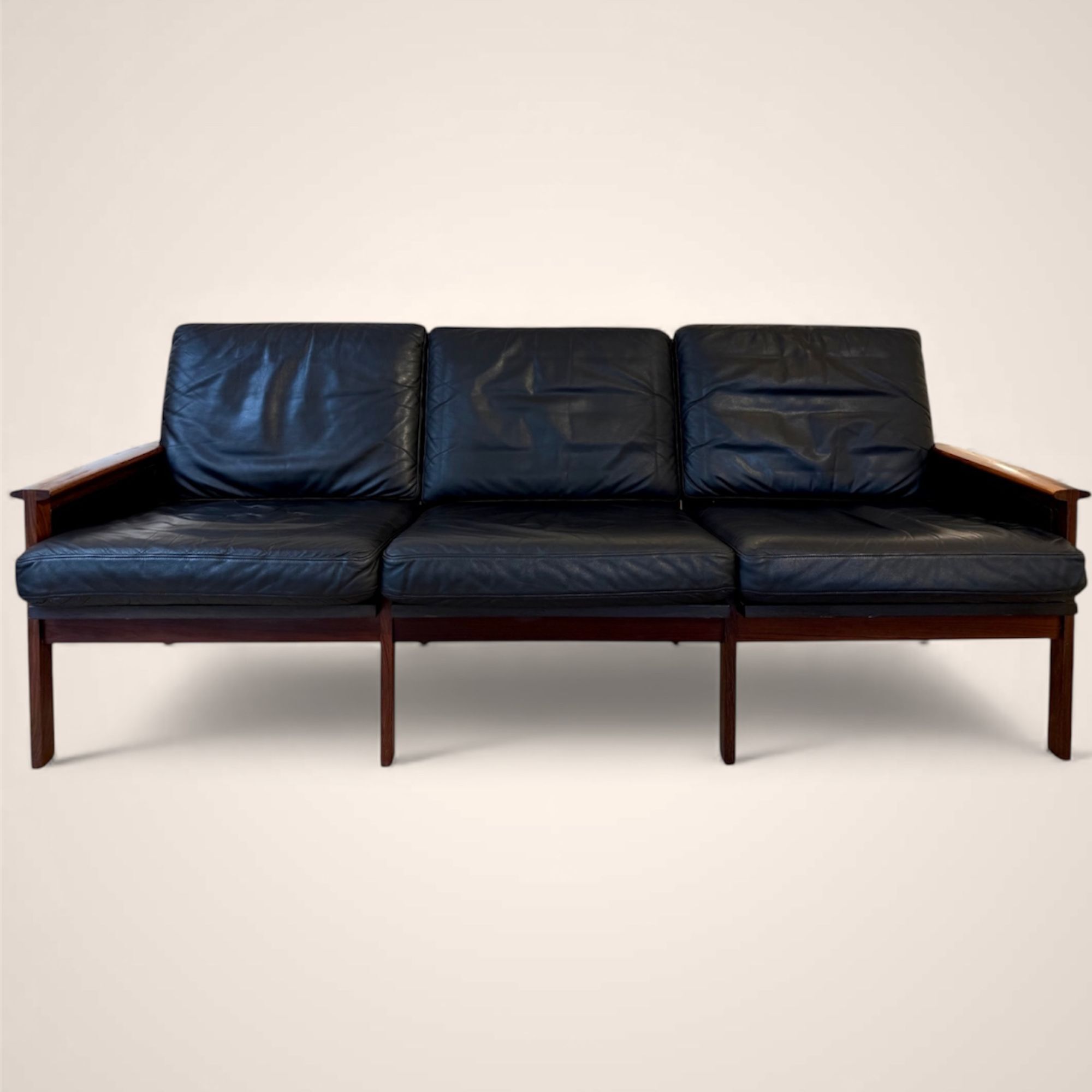 Sofa Capella by Illum Wikkelsø