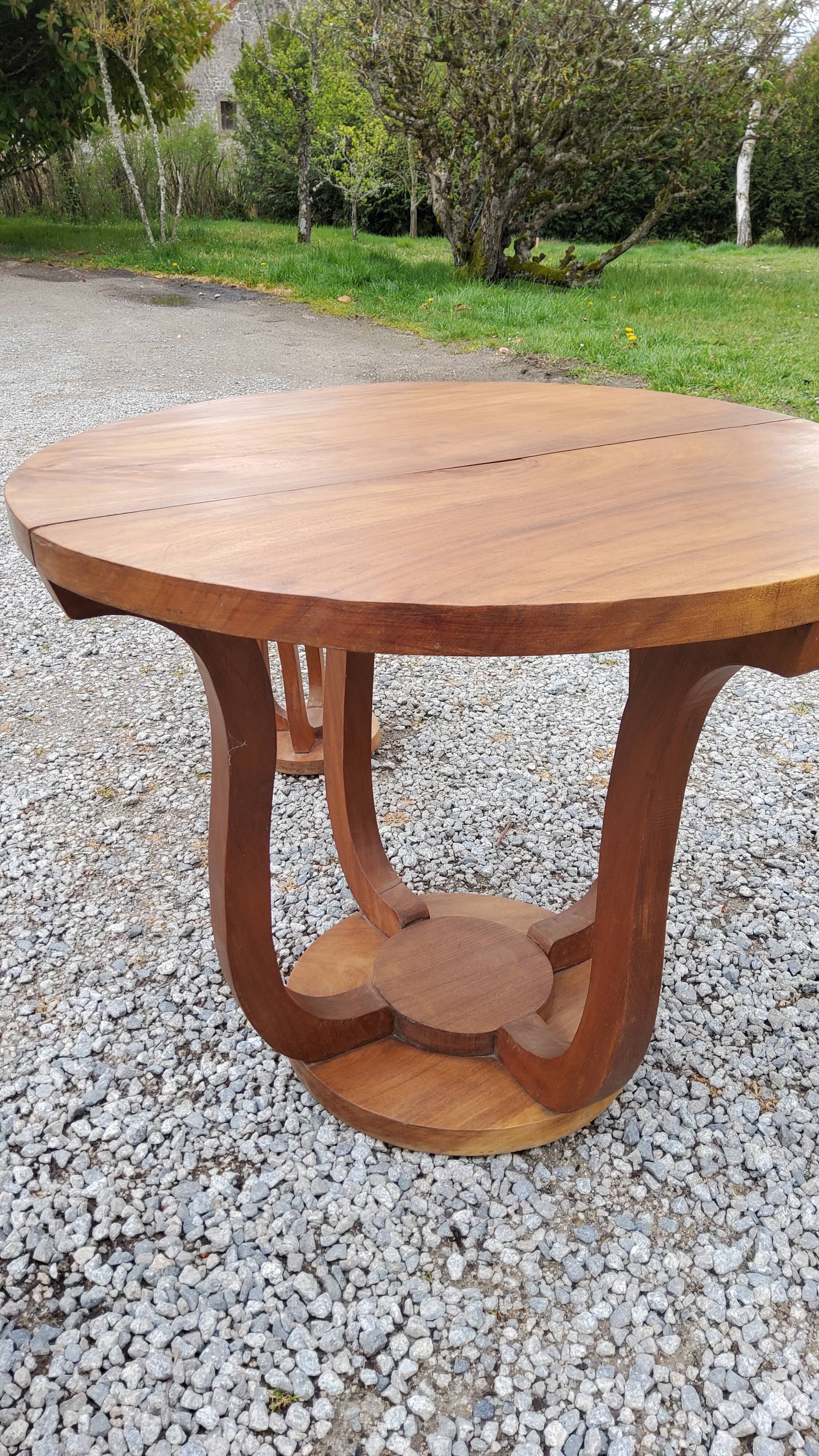 Coffee table and its three art deco stools in blond mahogany 1930