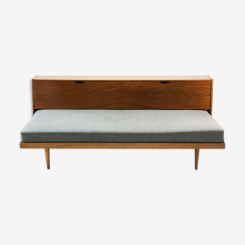 Extendible day bed, walnut with grey cover 1960