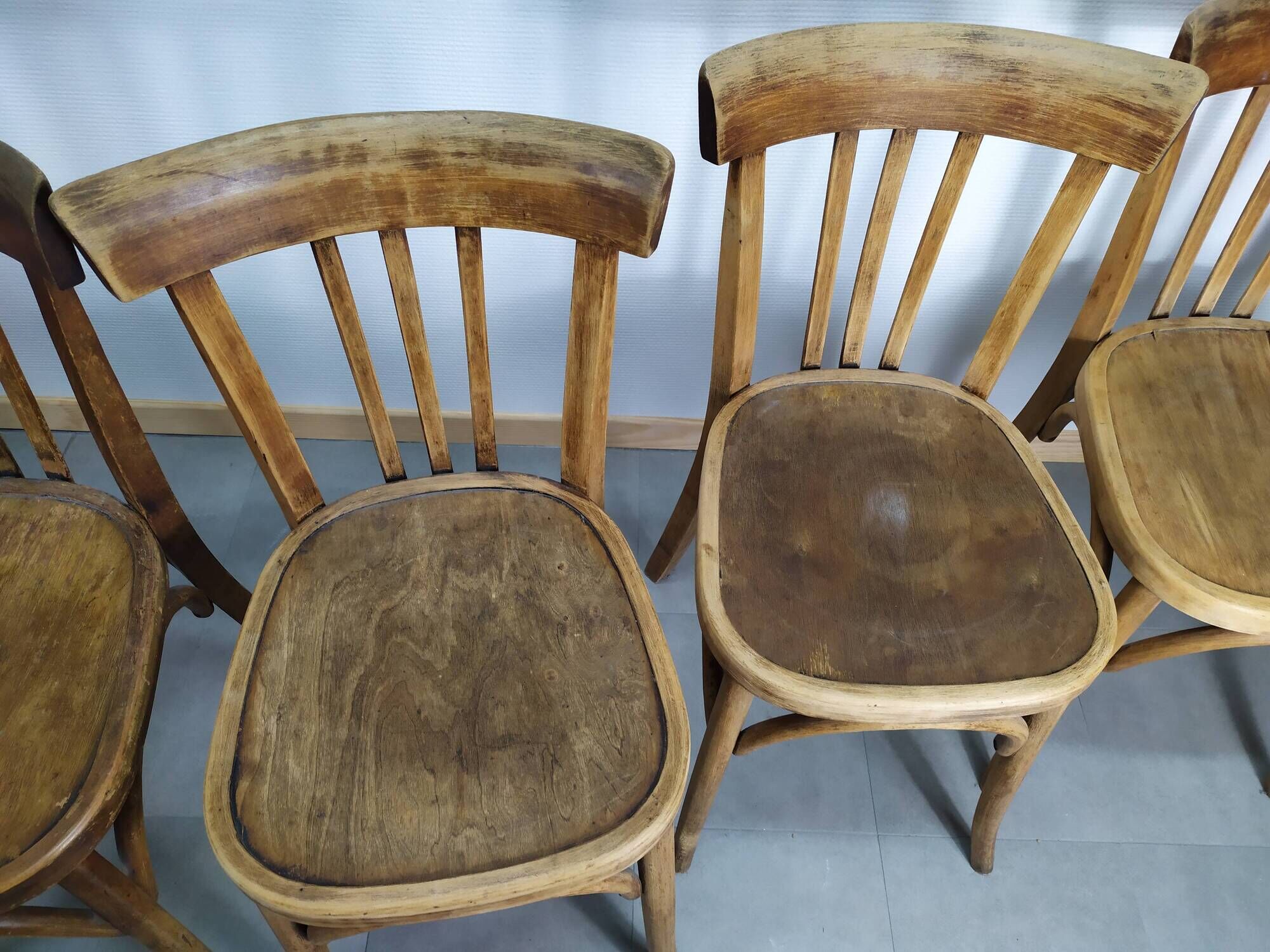Suite of 6 wooden barhel barel bistro chair