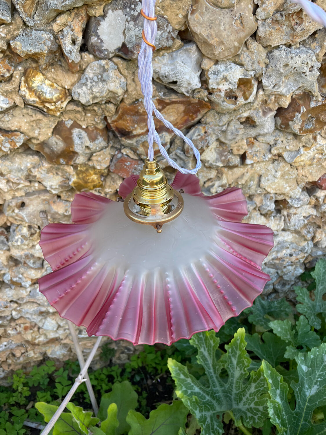 Suspension opalescente plissée vintage liseron