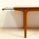 Table basse à rallonge en teck du milieu du siècle par Tom Robertson pour McIntosh