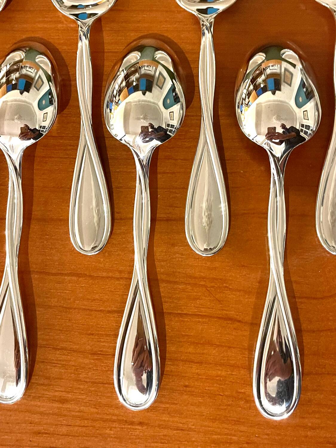 Christofle galea, 8 standard 19 cm spoons in very good condition.