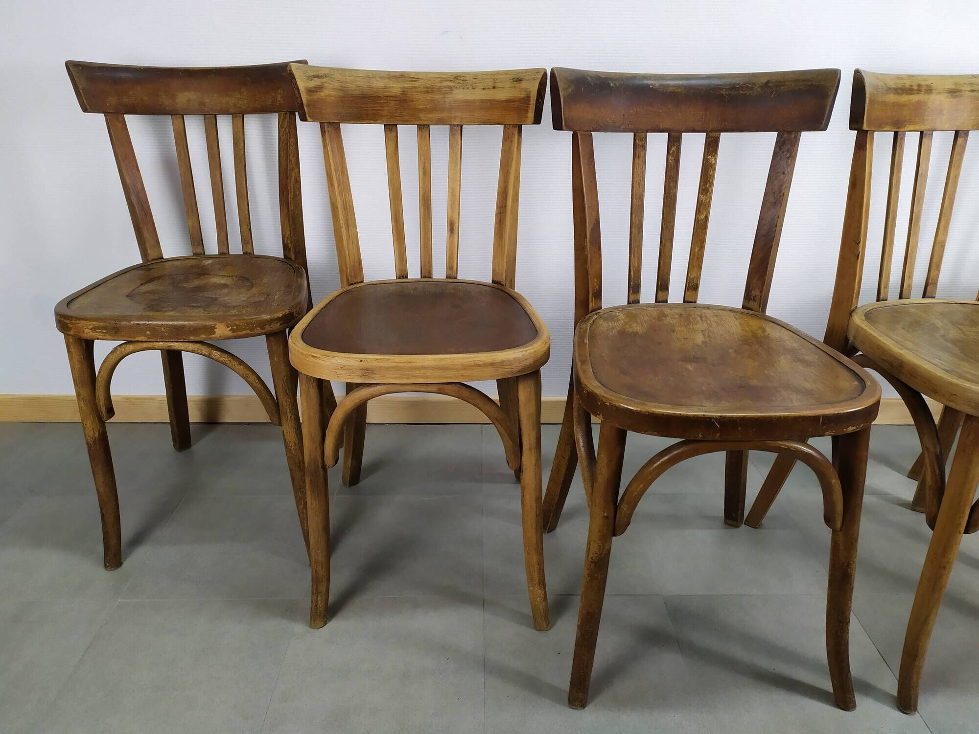 Suite of 6 wooden barhel barel bistro chair