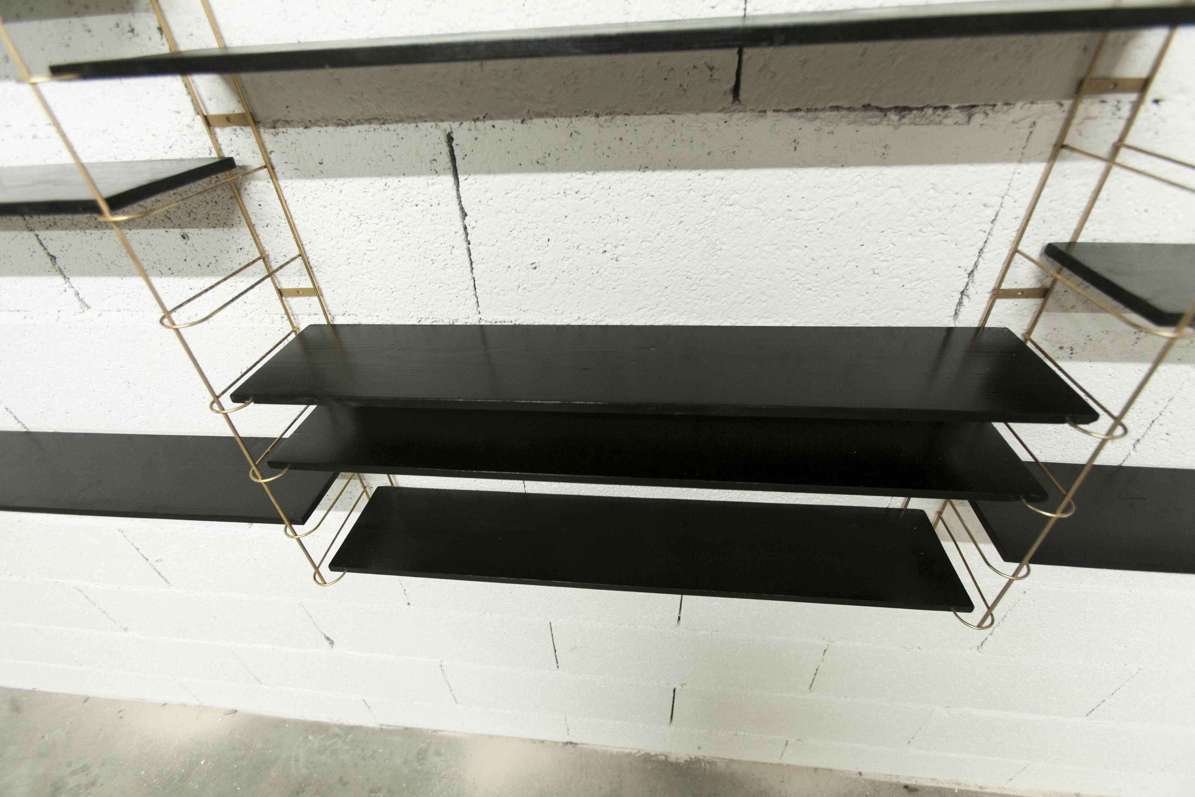 Etagère string style tomado 2m30 4 échelles dorées 10 plateaux noirs 1960