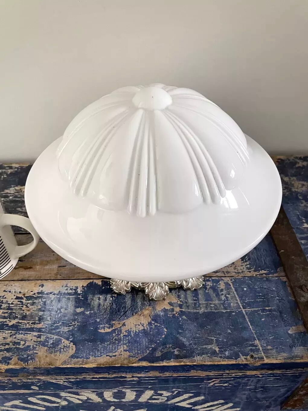 Art Deco ceiling lamp in white opaline