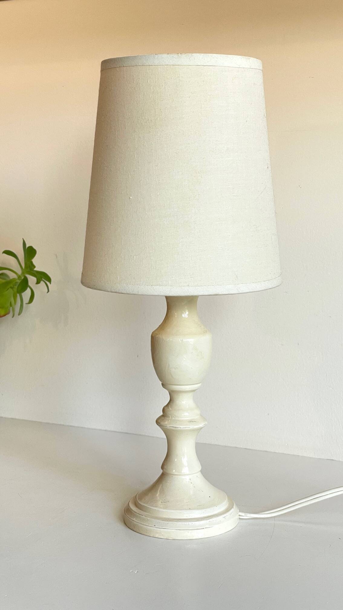 Vintage White-Cream Lacquered WOOD LAMP