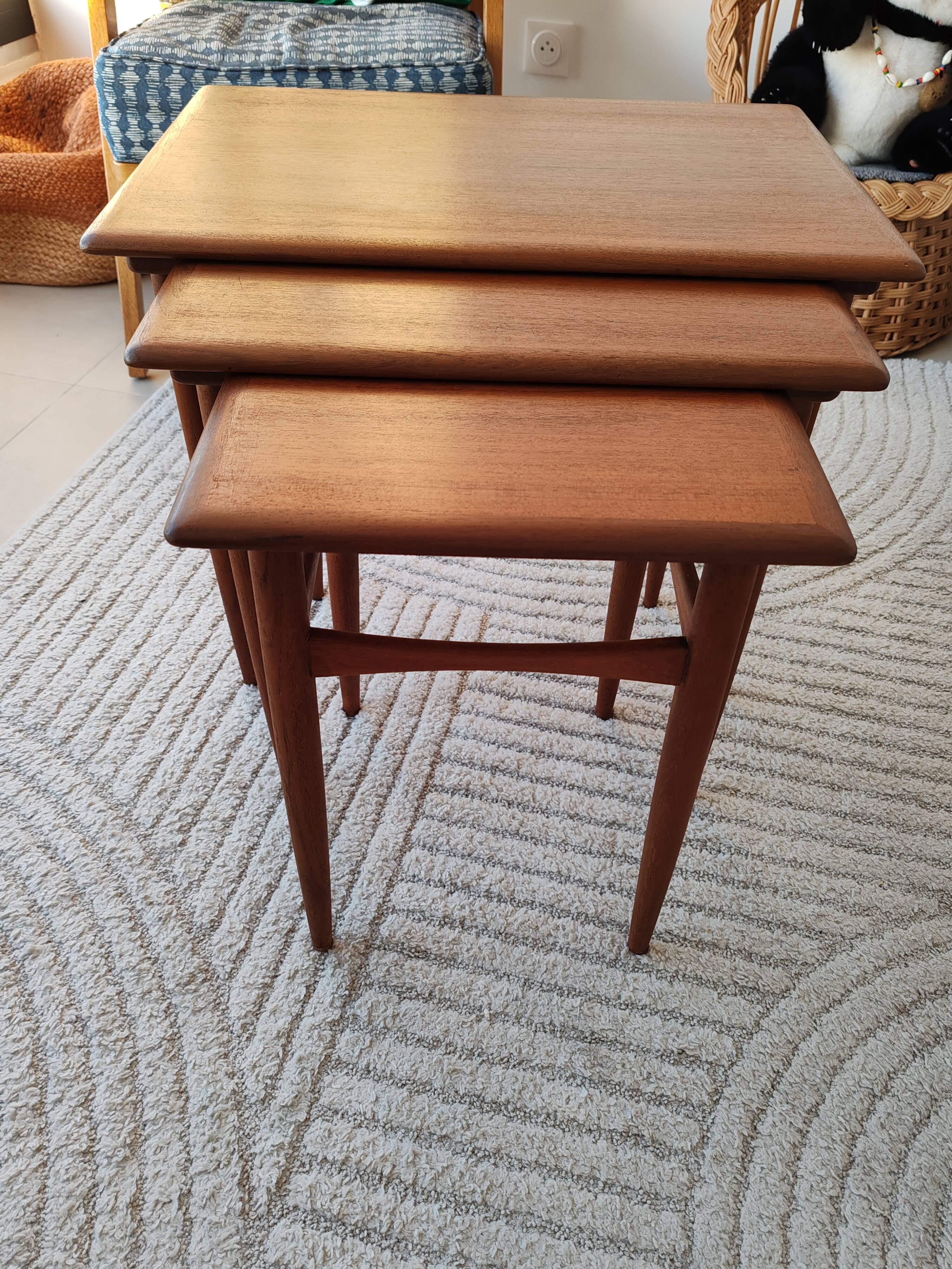 Nest tables Kai Kristiansen