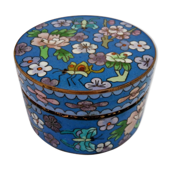 Box in partitioned enamels, china late 19th century