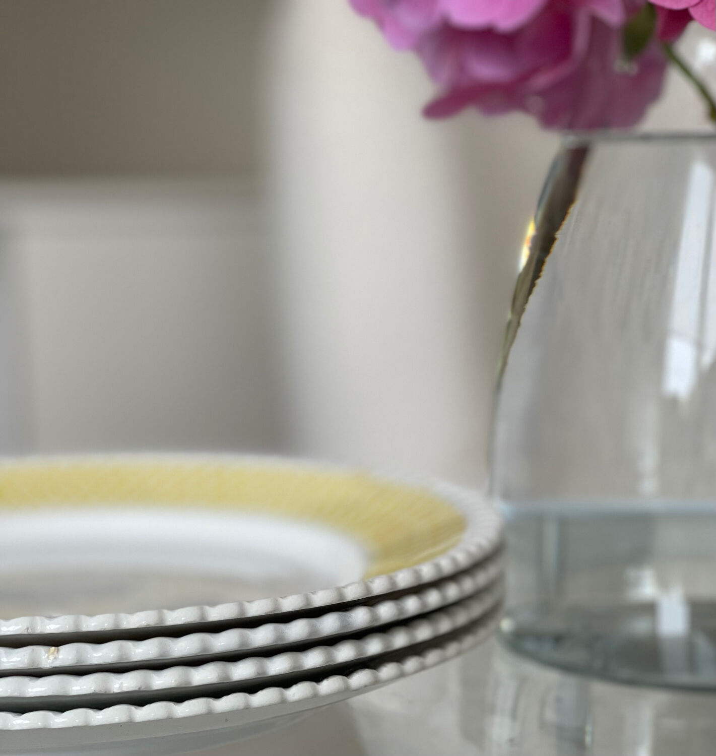 4 vintage flat plates