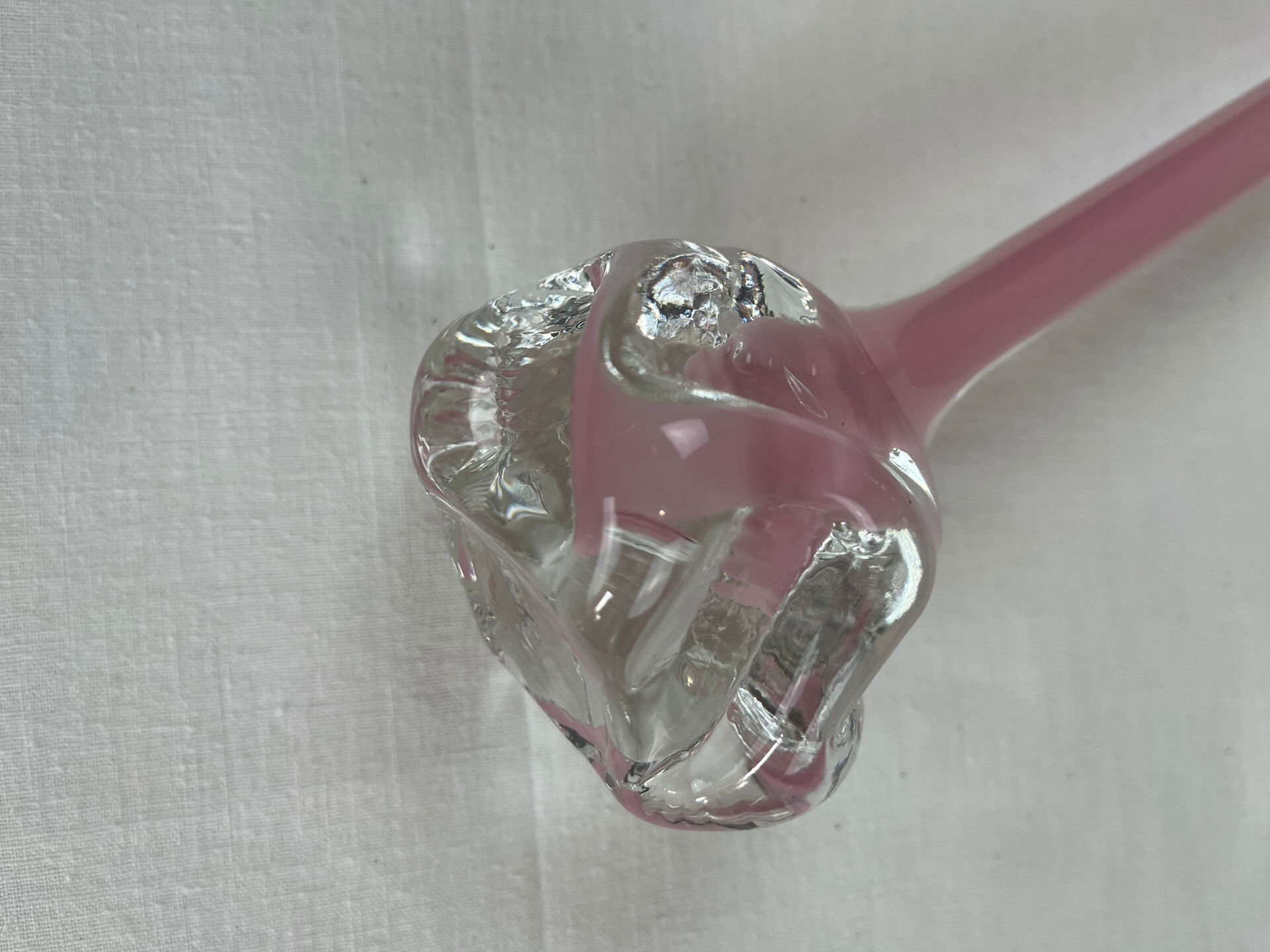 Sculptural glass soliflore in pink