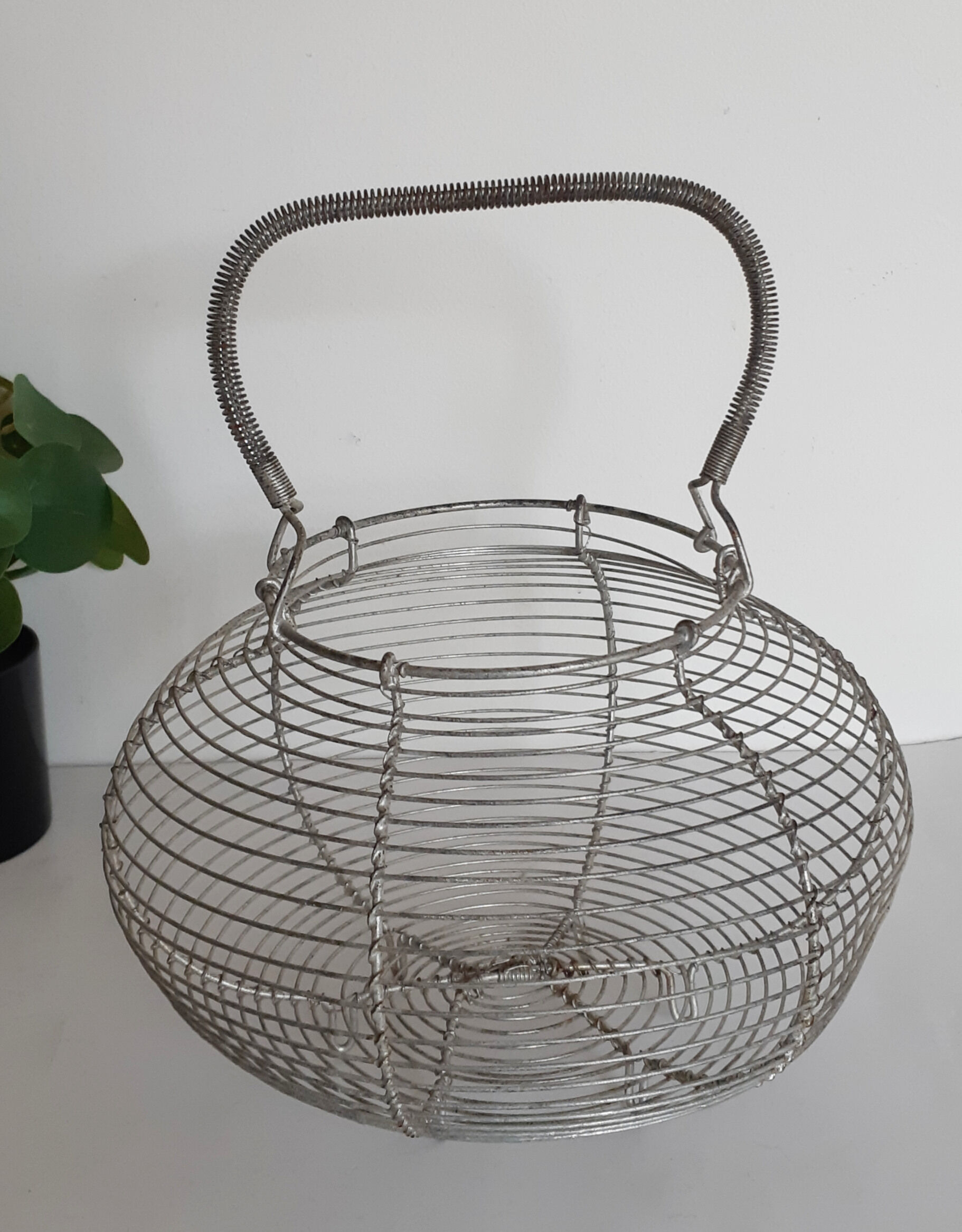 Egg basket