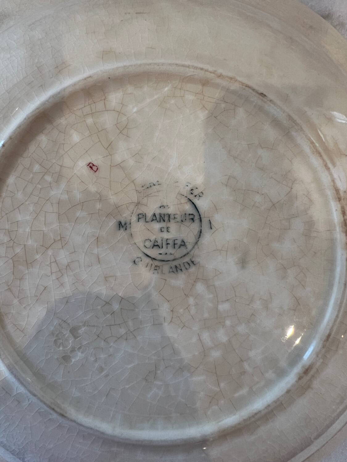 Iron earth planter presentation dish