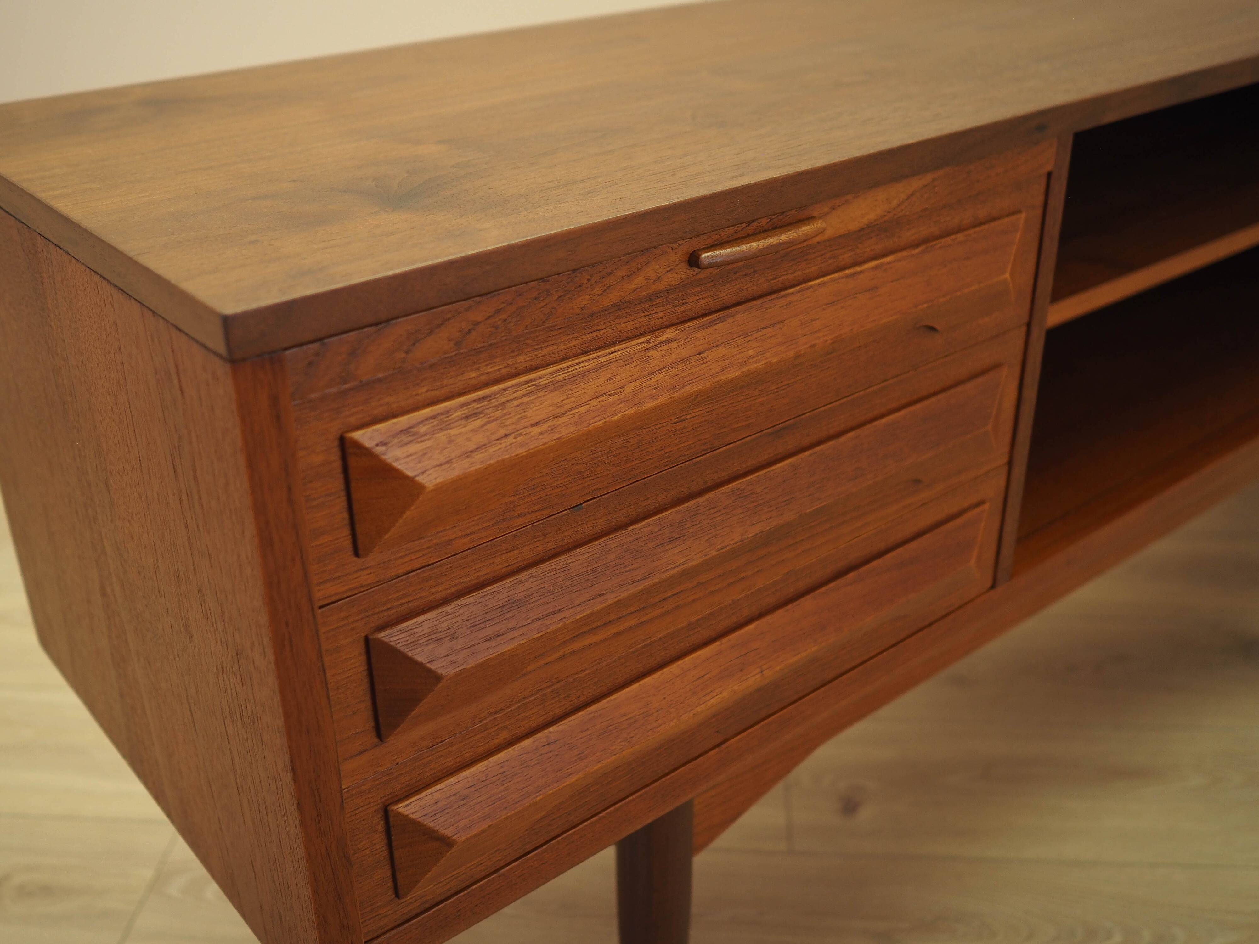 Buffet en teck avec surfaces extensibles, Danemark, années 1970