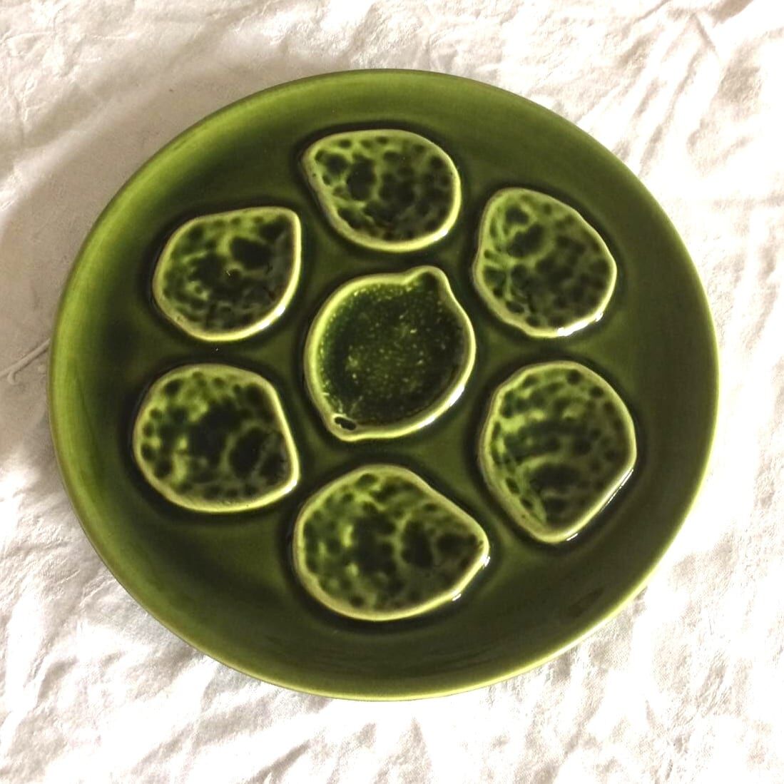 Vintage slurry oyster plate service