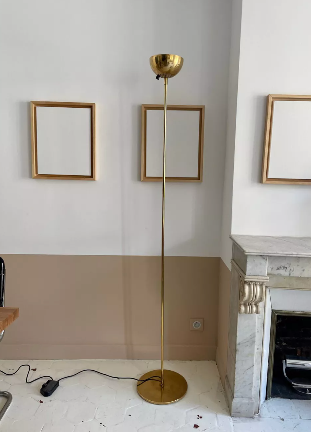 Vintage modernist floor lamp Saint Germain Lumière, brass, France 1980