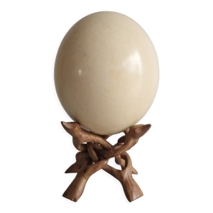 Oeuf d'autruche sur son support