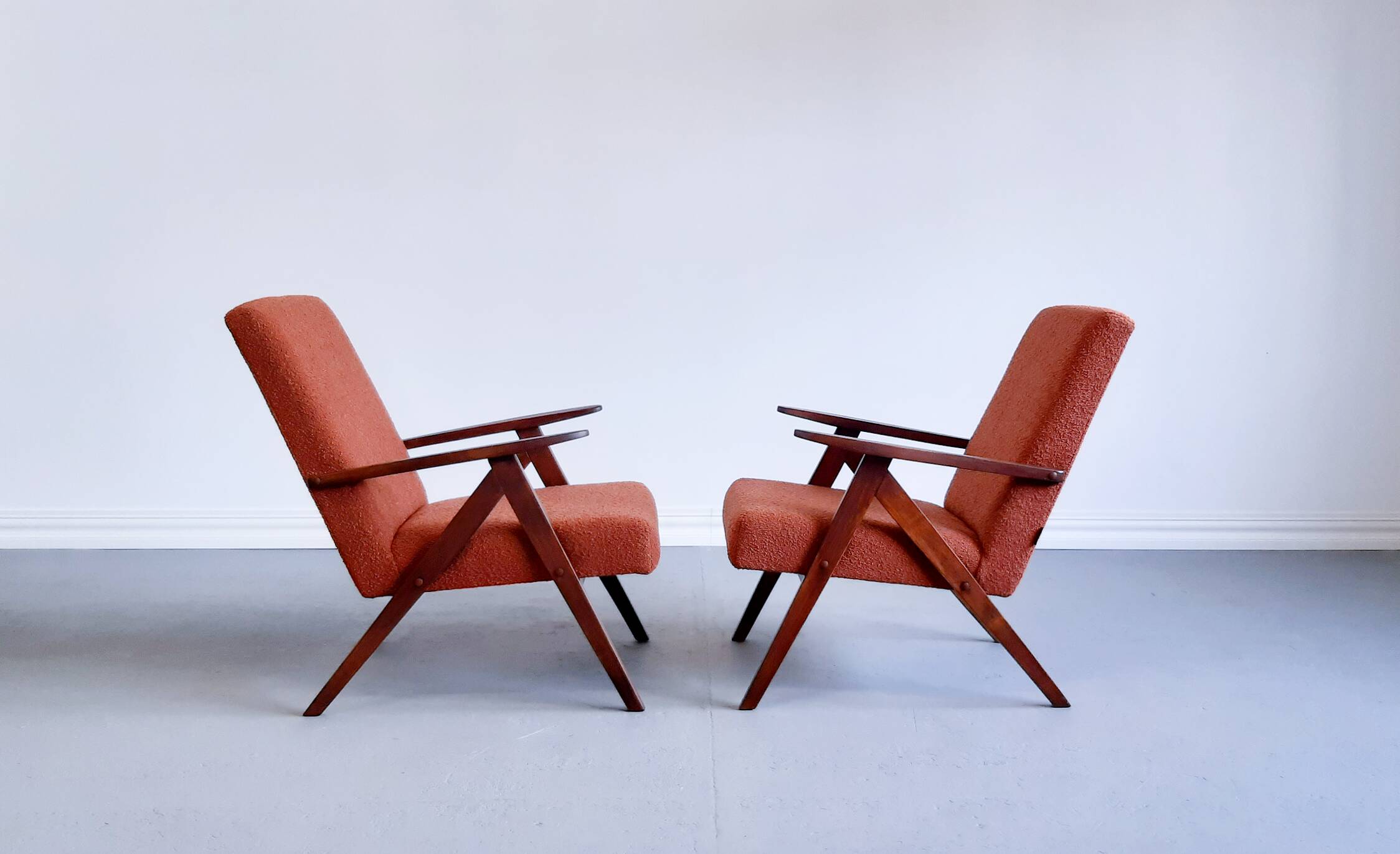 Mid Century Easy Chairs Model B 310 Var in Rusty Brown Boucle