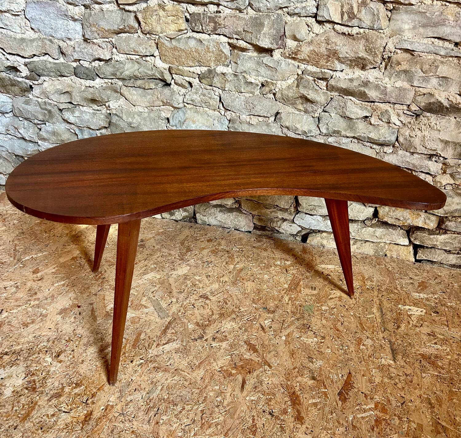 Kidney-shaped coffee table in mahogany, 1950s design