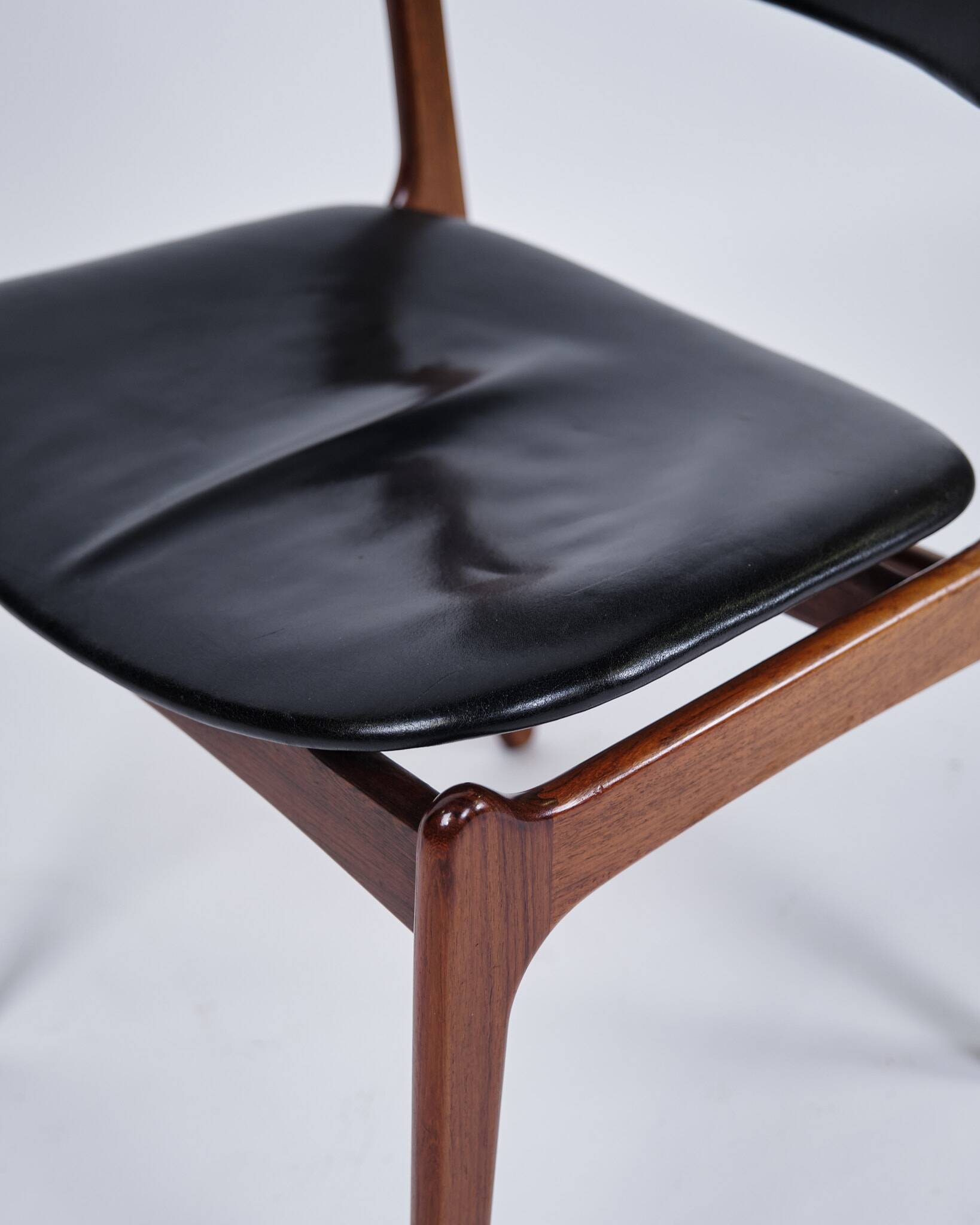 Set of six dining chairs – Erik Buch – Model OD 49 – Rosewood and black leather – O.D. Furniture – 1950s